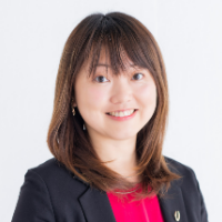 小澤 綾子 氏