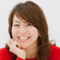 西村 真里子 氏