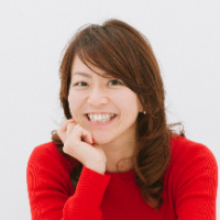 西村 真里子 氏