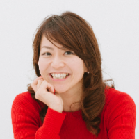 西村 真里子 氏