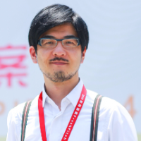 金川 雄策 氏