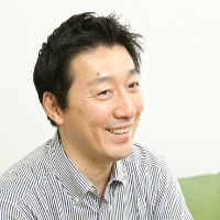 徳力 基彦 氏