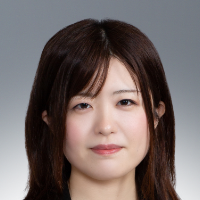 Yumi Dobashi 氏