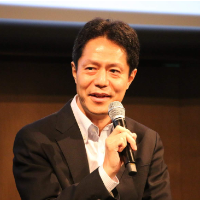 坂井 康文 氏