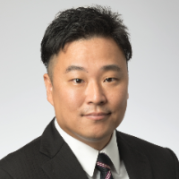 栗原 岳史 氏