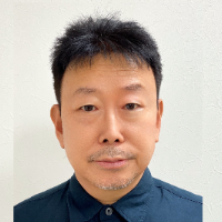 石井 芳季 氏