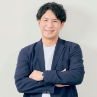 市川 賢 氏