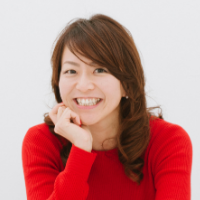 西村 真里子 氏